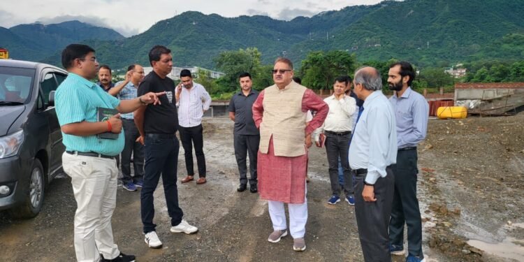 सैनिक कल्याण मंत्री गणेश जोशी ने किया सैन्य धाम का निरीक्षण।