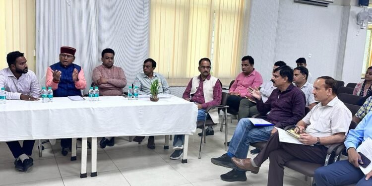 विधायक खजानदास ने स्मार्टसिटी परियोजना की समीक्षा बैठक में अधिकारियों को दियें गुणवत्तायुक्त निर्माण कार्यो के निर्देश।