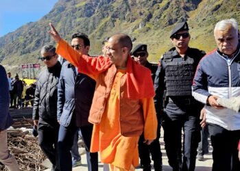 केदारनाथ मंदिर में सीएम योगी ने किया दर्शन-पूजन