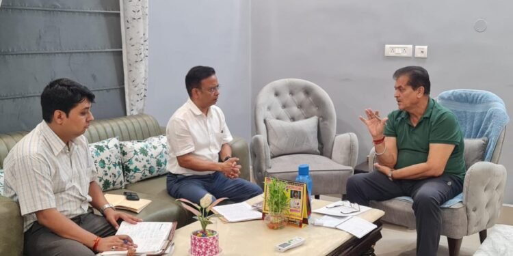 प्रेम चंद अग्रवाल ने की अधिकारियों संग बैठक,वक्त पर बजट हो जारी ताकि विकास कार्यों को मिले गति