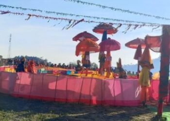 चमोली : थालाबैड में आयोजित पांडव लीला में चक्रव्यूह का किया गया मंचन