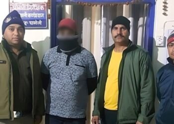 चमोली : जब पुलिस हुई चौकन्नी, तो तस्करों ने की हवाई मार्ग से अवैध स्मैक की तस्करी शुरू, एक को किया गिरफ्तार