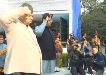 शहीद स्मारक पहुंचे मुख्यमंत्री पुष्कर सिंह धामी, शहीद जवानों को दी श्रद्धांजलि