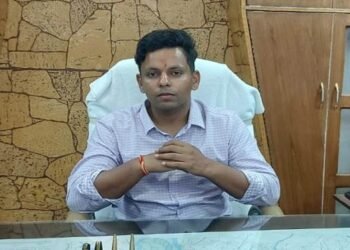 वीसी HRDA अंशुल सिंह की पहल लाई रंग, उदय एप के जरिए घर बैठे नक्शे पास करा रहे उपभोक्ता, सुशासन का सपना हुआ साकार, एचआरडीए ने घर जाकर बांटे नक्शे 