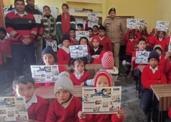 धुमाकोट पुलिस ने छात्र छात्राओं को किया जागरूक