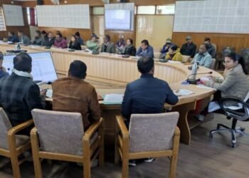 योजनाओं की वित्तीय और भौतिक प्रगति तेजी से बढ़ायें –  मुख्य विकास अधिकारी अपूर्वा पाण्डेय