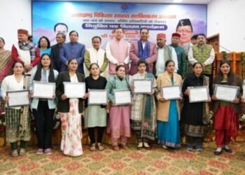 मुख्यमंत्री पुष्कर सिंह धामी ने नर्सिंग अधिकारियों को प्रदान किये नियुक्ति पत्र, चिकित्सा सेवा चयन बोर्ड से पहली बार प्रदेश को मिले 1376 नर्सिंग अधिकारी, नर्सिंग अधिकारी राज्य के दूरस्थ क्षेत्रों की स्वास्थ्य सेवाओं को देंगे मजबूती