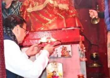 मुख्यमंत्री पुष्कर सिंह धामी ने चामुण्डा मन्दिर में पूजा–अर्चना कर प्रदेश में सुख, समृद्धि एवं खुशहाली की कामना की