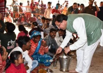 मुख्यमंत्री पुष्कर सिंह धामी ने भारामल मन्दिर में पूजा-अर्चना कर की प्रदेश व देश की सुख, समृद्धि एवं खुशहाली की कामना