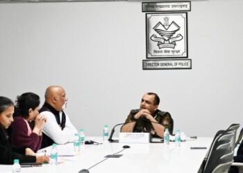 डीजीपी अभिनव कुमार ने की फायर सर्विस के कार्यों की समीक्षा, जनपदों में औद्योगिक इकाई सहित अन्य भवनों का आकस्मिक निरीक्षण कर उनका फायर सेफ्टी ऑडिट करने सहित दिए निर्देश