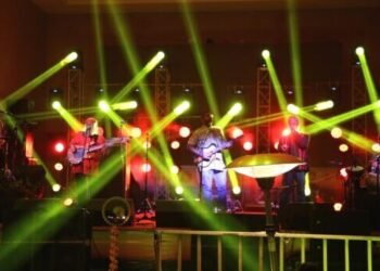 पहाड़ो की रानी मसूरी में आयोजित विन्टरलाईन कार्निवाल में पहाड़ी गानों पर जमकर थिरके पर्यटक, डीएम सोनिका ने आयोजित कार्यक्रमो का लिया जायजा