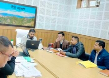 डीएम डॉ. आशीष चौहान ने ली सड़क सुरक्षा समिति की मासिक बैठक, कहा शराब पीकर वाहन चलाने वाले व्यक्तियों पर करें कार्यवाही