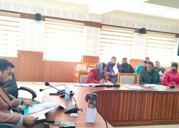 डीएम डॉ. आशीष चौहान ने आगामी लोकसभा सामान्य निर्वाचन को लेकर राजनैतिक दलों के प्रतिनिधियों के साथ की बैठक