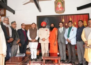 हरिद्वार भ्रमण के दौरान पतंजलि योगपीठ पहुंचे राज्यपाल और मुख्यमंत्री, विभिन्न सम-सामयिक विषयों पर योग गुरू स्वामी रामदेव एवं आचार्य बालकृष्ण से किया विचार-विमर्श