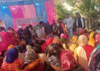 विकसित भारत संकल्प यात्रा : बीजेपी प्रदेश अध्यक्ष महेन्द्र भट्ट ने ग्रामीणों से संवाद कर सरकार द्वारा चलाई जा रही योजनाओं का लिया फीडबैक