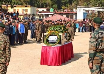शहीद नायक बीरेंद्र सिंह का सैन्य सम्मान के साथ त्रिवेणी संगम नारायणबगड़ में हुआ अंतिम संस्कार