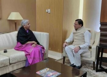 मुख्यमंत्री पुष्कर सिंह धामी ने वित्त मंत्री निर्मला सीतारमण से की मुलाकात, इन मुद्दों पर की चर्चा