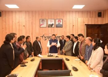 भारतीय वन सेवा के अधिकारियों से मिले मुख्यमंत्री