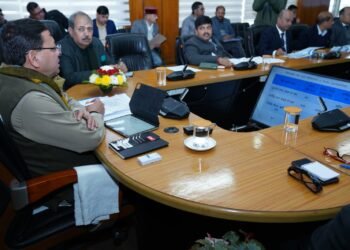 मुख्यमंत्री ने की ऊर्जा विभाग की समीक्षा, बैठक में अधिकारियों को दिए कई महत्वपूर्ण निर्देश