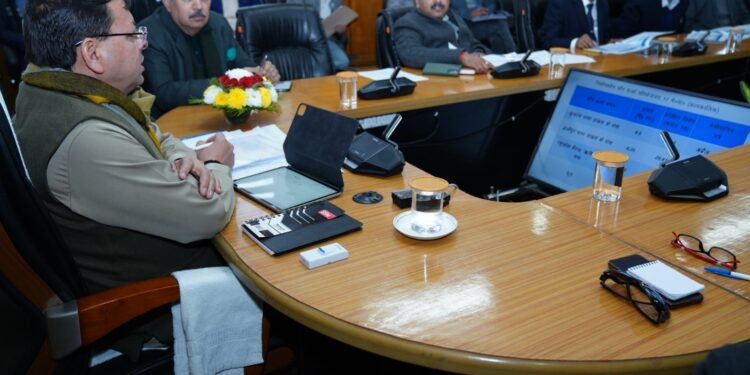 मुख्यमंत्री ने की ऊर्जा विभाग की समीक्षा, बैठक में अधिकारियों को दिए कई महत्वपूर्ण निर्देश