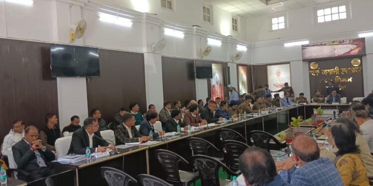 चारधाम यात्रा प्रबंधन एवं नियंत्रण संगठन की  चारधाम यात्रा तैयारी बैठक, 15 अप्रैल तक व्यवस्थाओं को चाक- चैबंद करने के निर्देश