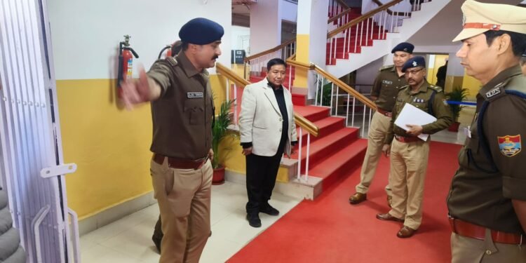 सत्र लेकर पुलिस की तैयारी पूरी, चप्पा चप्पा पर रहेगी पुलिस का पहरा ट्रैफिक भी किया गया डायवर्ट ट्रैफिक