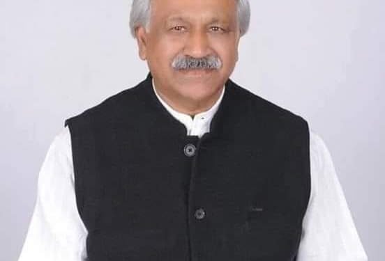 पूर्व कैबिनेट मंत्री और कांग्रेस के वरिष्ठ नेता दिनेश अग्रवाल अपने समर्थकों के साथ आज थानेंगे भाजपा का दामन