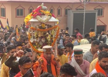 केदारनाथ धाम के कपाट खुलने की तैयार तेज; बाबा की पंचमुखी डोली विश्वनाथ मंदिर गुप्तकाशी से दूसरे पड़ाव फाटा के लिए रवाना