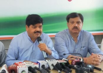 डेंगू दस्तक दे चुका, हाथ पर हाथ धरे बैठी  सरकार : राजीव महर्षि कहा – वनाग्नि की तरह हालात बेकाबू होने का इंतजार कर रही राज्य सरकार