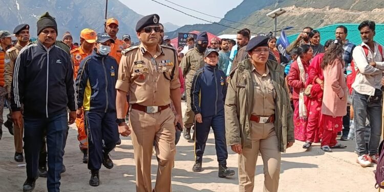 पुलिस महानिदेशक उत्तराखण्ड अभिनव कुमार पहुंचे केदारनाथ धाम, सुरक्षा व्यवस्थाओं और यात्रा व्यवस्थाओं का जायजा लेकर दिए आवश्यक दिशा-निर्देश