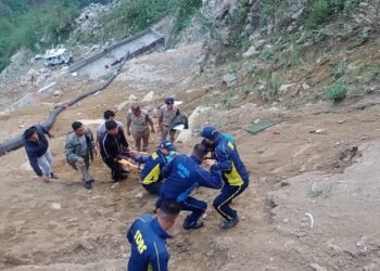 चारधाम यात्रा पर आए श्रद्धालुओं की बस पलटी, कई श्रद्धालुओं को आई हल्की चोट,कौड़ियाला के पास हुआ हादसा