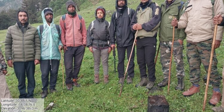 सहस्रताल ट्रैकिंग पर गए 9 ट्रेकर्स की मौत रेस्क्यू अभियान जारी