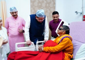 मुख्यमंत्री ने उत्तर प्रदेश के मुख्यमंत्री की माताजी का भी जाना हाल-चाल