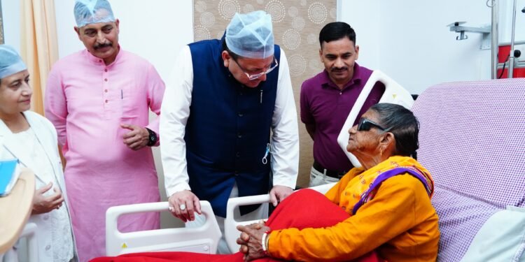 मुख्यमंत्री ने उत्तर प्रदेश के मुख्यमंत्री की माताजी का भी जाना हाल-चाल