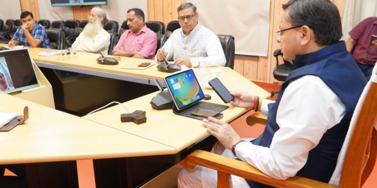 भारी बारिश से हुए नुकसान का सीएम धामी ने लिया जायजा,कुमाऊं और गढ़वाल कमिश्नर से को बात