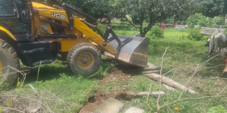 MDDA की अवैध प्लाटिंग के खिलाफ लगातार कार्रवाई जारी, उपाध्यक्ष बंशीधर तिवारी के निर्देश पर कई अवैध प्लाटिंग हुए ध्यस्त