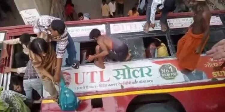 Haridwar: हाईवे पर पुल से नीचे गिरी यूपी रोडवेज की बस, मची अफरा-तफरी, कई यात्री घायल