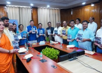 मुख्यमंत्री ने किया ‘वो 17 दिन’ पुस्तक का विमोचन