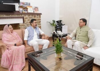 हिमाचल के पीडब्ल्यूडी मंत्री ने मुख्यमंत्री पुष्कर सिंह धामी से की मुलाकात,कई मुद्दों पर हुई चर्चा