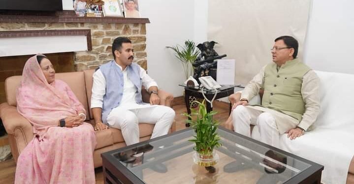 हिमाचल के पीडब्ल्यूडी मंत्री ने मुख्यमंत्री पुष्कर सिंह धामी से की मुलाकात,कई मुद्दों पर हुई चर्चा