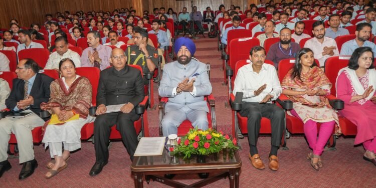 वीर माधो सिंह भण्डारी तकनीकी विश्वविद्यालय और रुड़की के सहयोग से ‘‘एआई, मेटावर्स और क्वांटम कंप्यूटिंग के साथ कल का निर्माण’ पर हुआ कार्यशाला का आयोजन