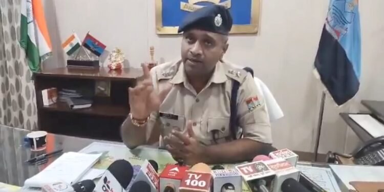 AC रूम में छोटी बच्चियों के साथ मौलवी करता था गंदा काम