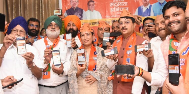 कैबिनेट मंत्री रेखा आर्या ने काशीपुर में बीजेपी के सदस्यता अभियान को आगे बढ़ाया, कहा – पार्टी का सदस्यता अभियान बनाएगा नए कीर्तिमान