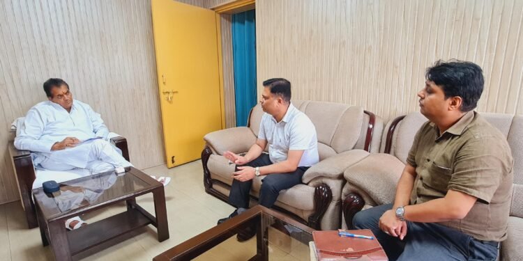 शहरी विकास मंत्री डॉ प्रेमचंद अग्रवाल ने प्रदेश में डेंगू और सफाई को लेकर दिए निर्देश। कहा डेंगू को लेकर विशेष सतर्कता बरती जाए