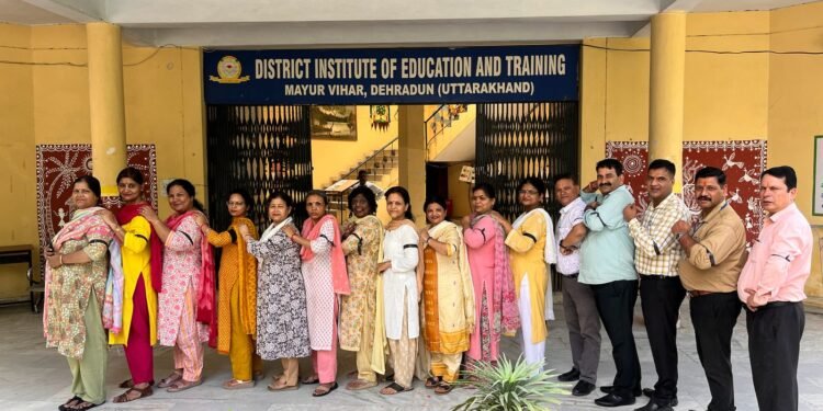 ये कैसा सम्मान ,जहाँ ना शिक्षकों की पदोन्नति ना कोई काम,शिक्षक दिवस का किया विरोध