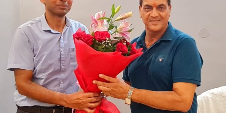 कैबिनेट मंत्री डा. प्रेमचंद अग्रवाल से जिलाधिकारी सविन बंसल ने शिष्टाचार भेंट की