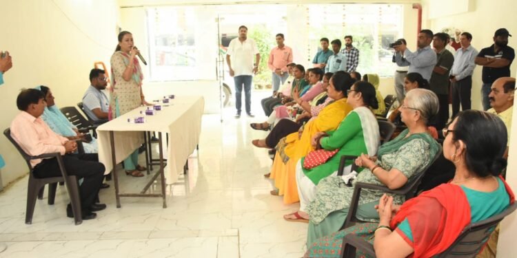 पंडित दीनदयाल उपाध्याय जी की जन्म जयंती पर मंत्री रेखा आर्या ने अर्पित की पुष्पांजलि