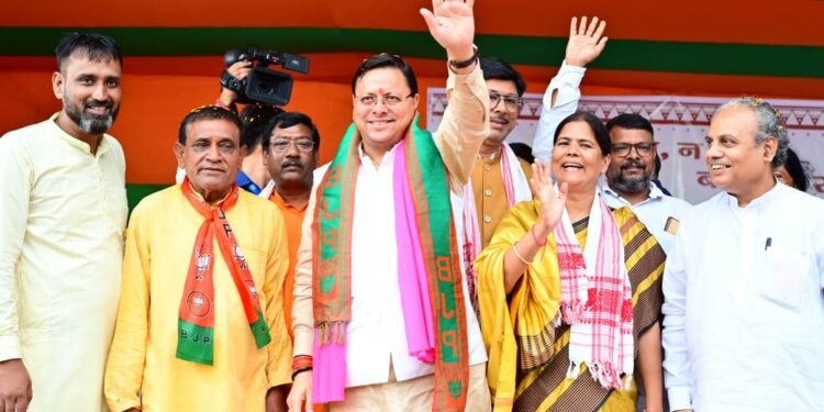 मुख्यमंत्री धामी ने कुंडहित, झारखण्ड में आयोजित “परिवर्तन सभा” को किया संबोधित