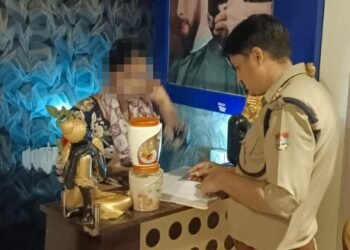 देहरादून के स्पा सेंटरों में पुलिस की छापेमारी, एक महिला समेत चार लोग गिरफ्तार