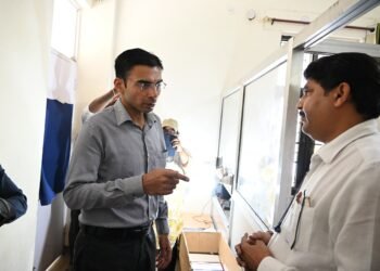 ऋषिकेश के सहायक संभागीय परिवहन अधिकारी कार्यालय में DM के छापा,कर्मचारी मिले नदारद